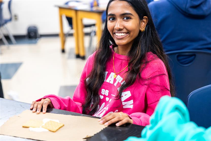 Students do a science experiment